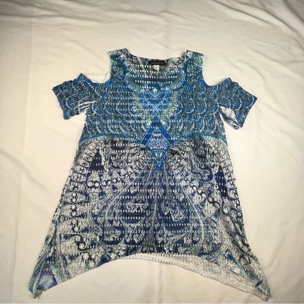 Simply Styled - Women’s Cold Shoulder Top - Size Medium